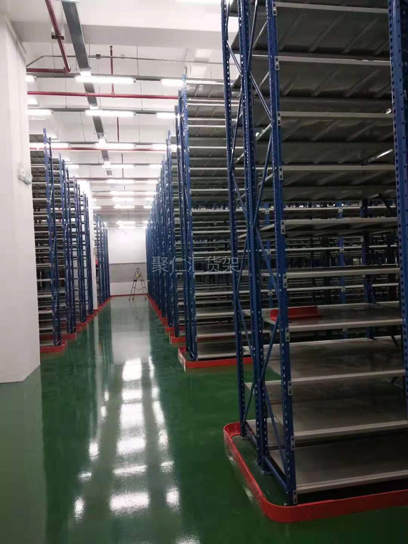 藍(lán)白相間中型貨架